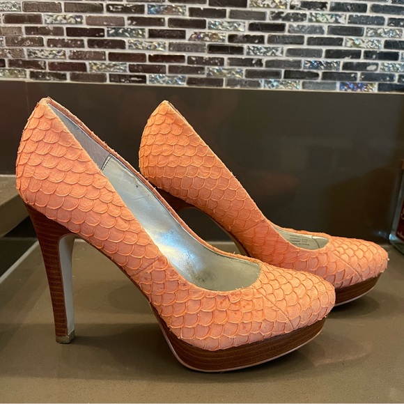 Calvin Klein Shoes - Calvin Klein Coral Scaled Platform Pumps | Size 6.5 | Summer Style